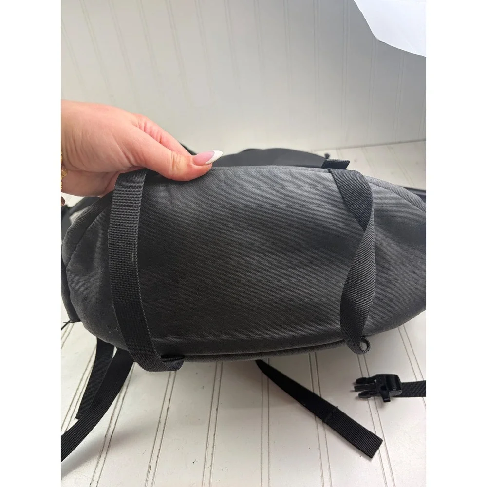 The North Face Black Borealis Luxe Hiking Travel Unisex Backpack $150